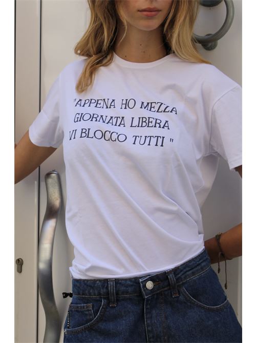 T-shirt con scritta appena ho mezza giornata libera blocco tutti DIECI MINUTI | 239981°1